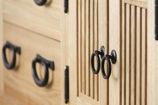cabinet_0110_08_400px.jpg