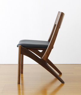 chair_0242_03_400px.jpg