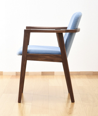 chair_0302_03_600px.jpg