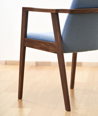 chair_0302_08_600px.jpg